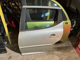 Peugeot 207 SW - prodej dveří. - 2