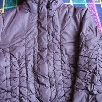 prešívaný kabát so šálom - 2