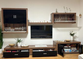 Predám zachovalu obyvaciu stenu - 2