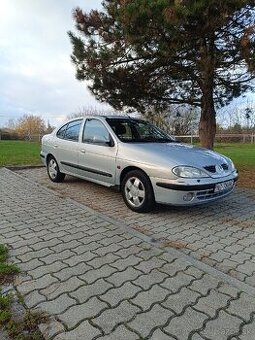 RENAULT MÉGANE CLASSIC 1,8 16V - 2