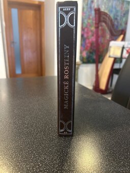 Predám knihu Magické rostliny - 2