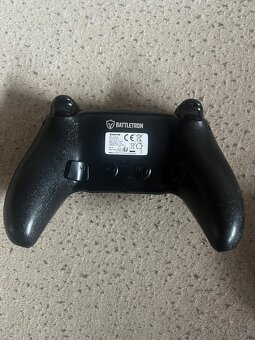 Nhl 23 plus dva ovladace - 2