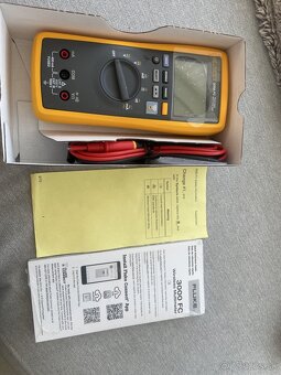 Fluke 3000FC multimeter - 2