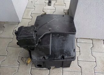 Poistkova skrinka VW T5 - 2