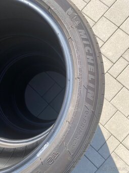 Letné pneu na Teslu 235/45 R18 - 2