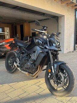 VÝFUK YAMAHA MT09 2021-23 - 2