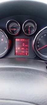 Predam Opel Insignia sport tourer - 2