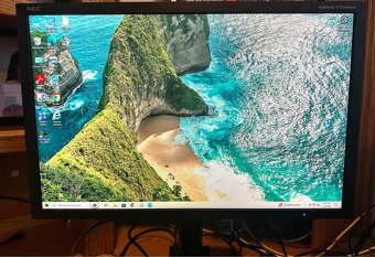 Profesionálny kvalitný 26″ H-IPS monitor NEC MultiSync - 2