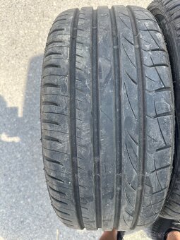 225/40r18 - 2