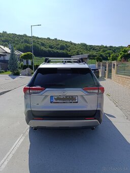 Toyota RAV4 - 2