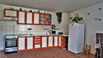 NA PREDAJ - Veľký rodinný dom v obci HROCHOŤ - 2