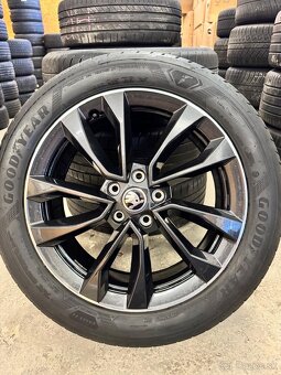 ORIGINAL SKODA KAROQ SPORTLINE R18 5x112 225/50/18 - 2