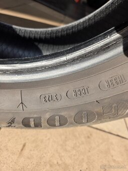 Goodyear EfficientGrip Performance 215/55 R17 94V - 2