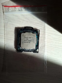 Intel Core i7 7700K - 2