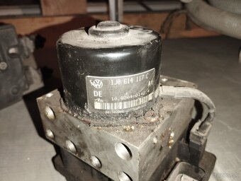 Riadiaca jednotka ABS Octavia,golf IV - 2