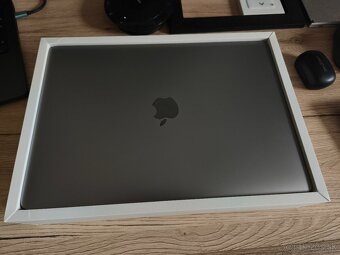 Macbook Pro 2020 i5/16GB/512GB s touchbarom - 2
