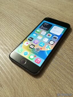 iPhone 8 / 128GB Super stav - 2