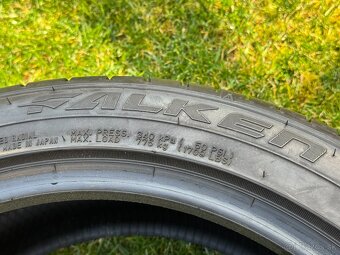 235/45 R19 - 2