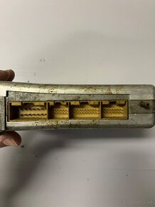 Pocitac hella na Audi 100 4A0-907-473-A - - 2