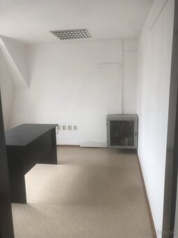 Prenajmem kanceláriu v centre TN. - 2