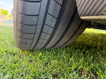 Predám gumy DUNLOP 265/35 R20 - 2