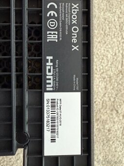 Xbox One X limited edition - 2