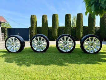 Komplet letnú sadu alu VW Omanyt R32 5x112 225/40 R18. - 2