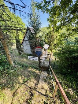 Na predaj: Slnečný pozemok so záhradnou chatou v Nižnom Klát - 2