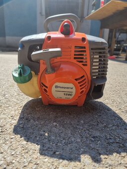 Vyžíňač husqvarna 128C po repase top stav - 2