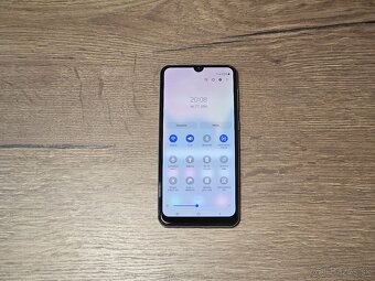 Samsung galaxy A50 biely 128gb pekny stav - 2