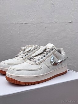 Nike Air Force 1 Travis Scott - 2