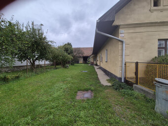 Predaj staršieho rodinného domu s veľkým pozemkom na začiatk - 2