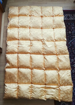 Predám 2 ks páperové paplóny+3 ks vankúše - 2