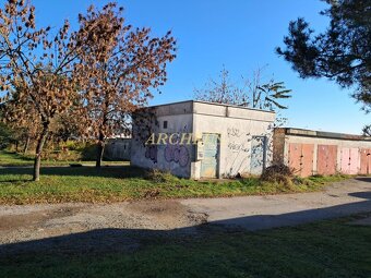 GARÁŽ V RADOVEJ ZÁSTAVBE - 19 m2 - MICHALOVSKÁ - DOHODA - 2