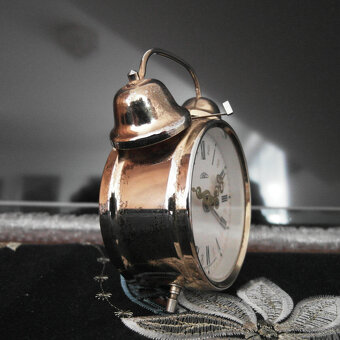 Starý budík Prim malý - 2