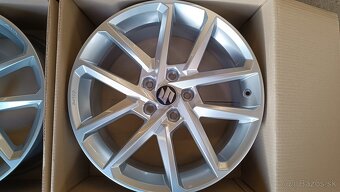 R18 5x114,3 mm BORBET strieborné (toyota, suzuki) - 2