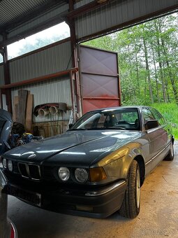 BMW E32 730i 1987 - 2