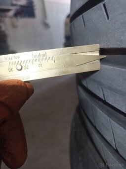 255/45R20 - 2