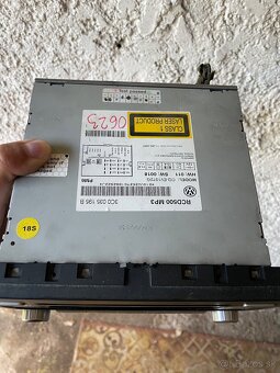 original vw autoradio RCD500 mp3 so zabudovanym CD menicom - 2