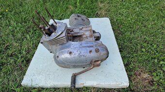 Motor ČZ 250 typ 455 - 2