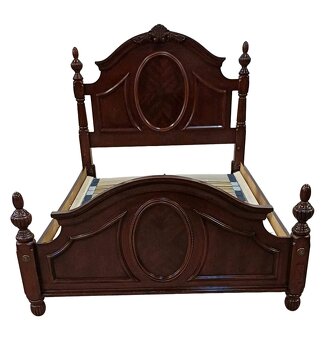 Staroẓ̌itná postel - 2