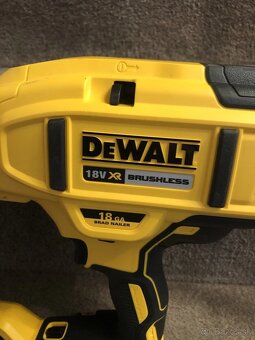 Nová Aku hřebíkovačka DeWALT DCN680(bez bat. a nab.) - 2