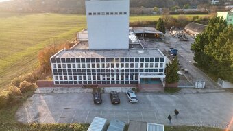 Na predaj: Multifunkčná priemyselná hala v Novom Meste nad V - 2