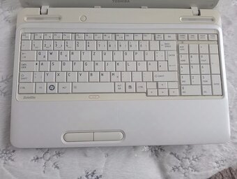 predám na diely notebook Toshiba satellite L750 - 2