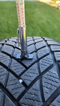 Predam pneu 225/60r17 - 2