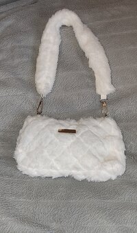 malá biela chlpatková - 2