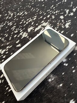 Predám Iphone 15 Pro (256 GB) - 2