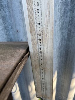 Kovový stojan na kvety. - 2