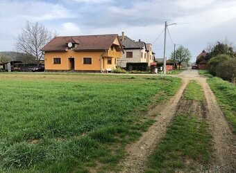 Predam pozemok v Hencovciach - 2