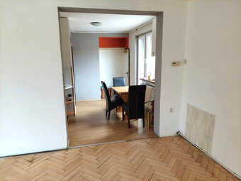 PREDAJ 3 - IZBOVÝ TEHLOVÝ BYT BLÍZKE CENTRUM MESTA - 2